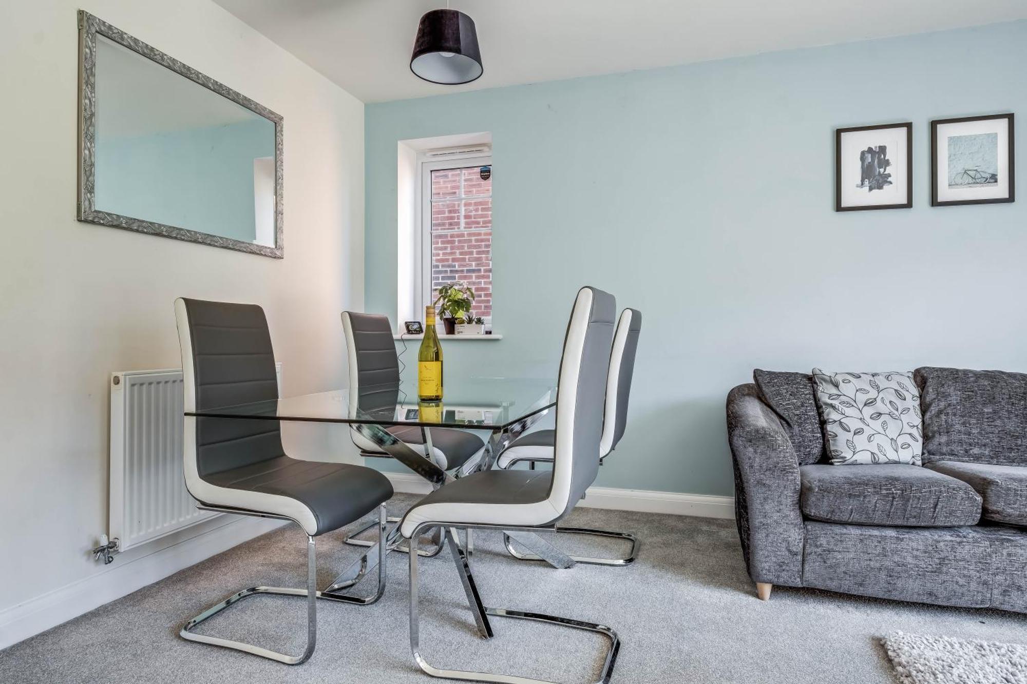Beautiful And Comfortable Home Away From Home With Free Parking, Fast Wifi And White Crisp Hotel Standard Linen Hosted By Our Home Short Stays 노샘프턴 외부 사진