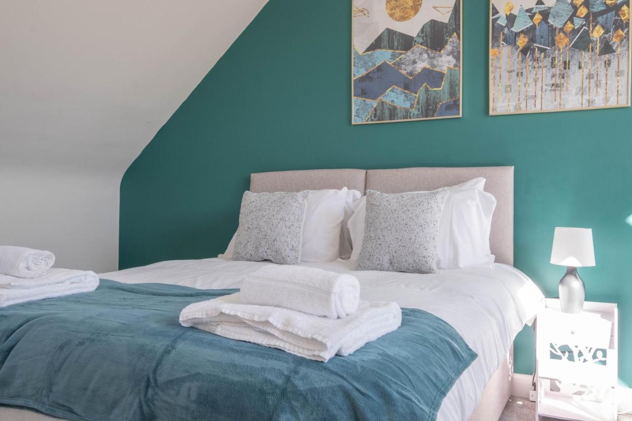 Beautiful And Comfortable Home Away From Home With Free Parking, Fast Wifi And White Crisp Hotel Standard Linen Hosted By Our Home Short Stays 노샘프턴 외부 사진