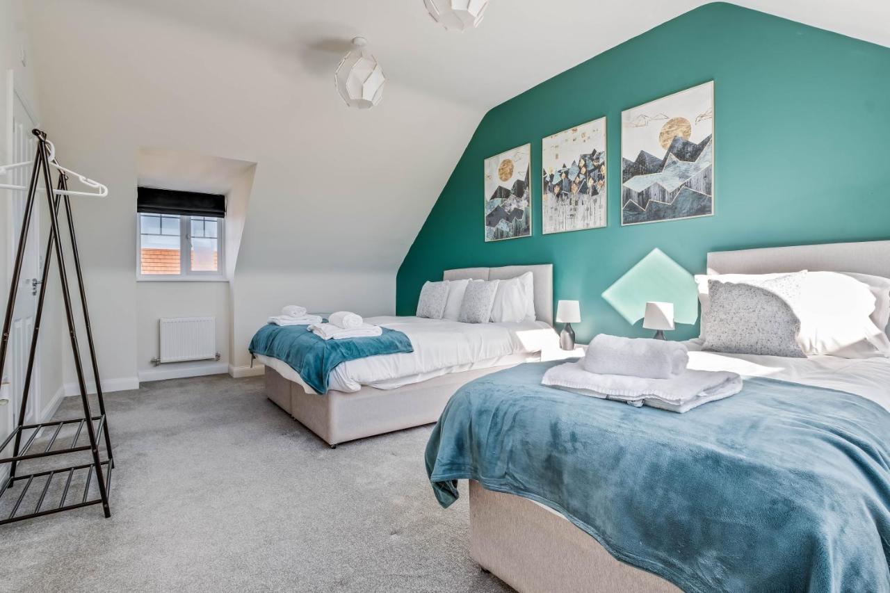 Beautiful And Comfortable Home Away From Home With Free Parking, Fast Wifi And White Crisp Hotel Standard Linen Hosted By Our Home Short Stays 노샘프턴 외부 사진